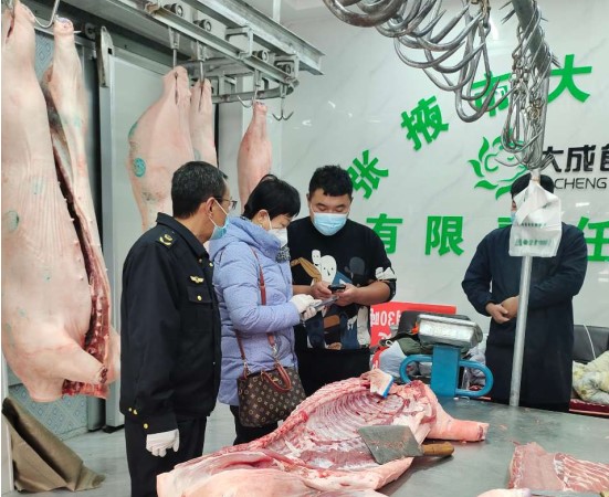 張掖市市場(chǎng)監(jiān)督管理局 規(guī)范畜牧漁業(yè)飼料銷(xiāo)售，筑牢食品安全防線(xiàn)